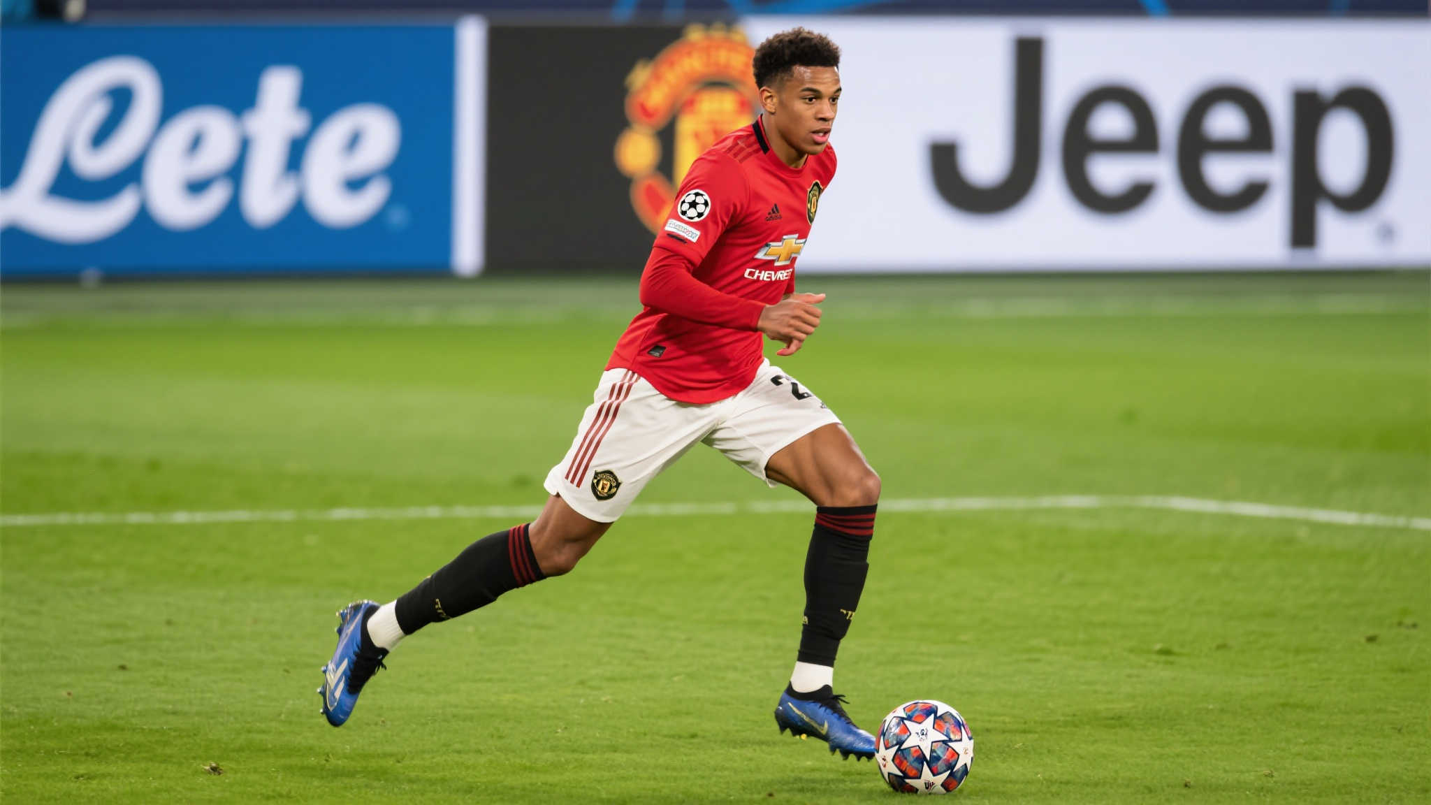 桑乔争夺战升级:尤文与那不勒斯报价2500万,他能否借机逆袭? 桑乔争夺战升级:尤文与那不勒斯报价2500万,他能否借机逆袭?